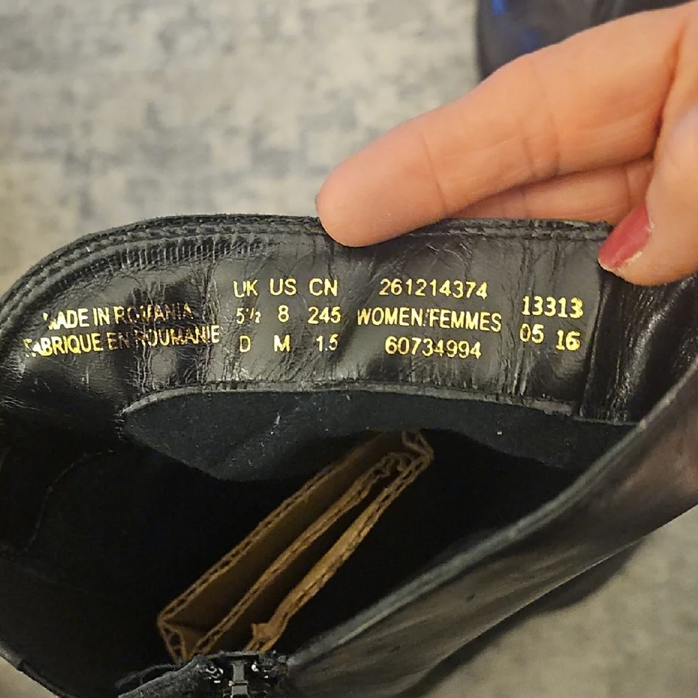 Clarks Women's Knee-high Boots VALANA MELROSE In Black Leather